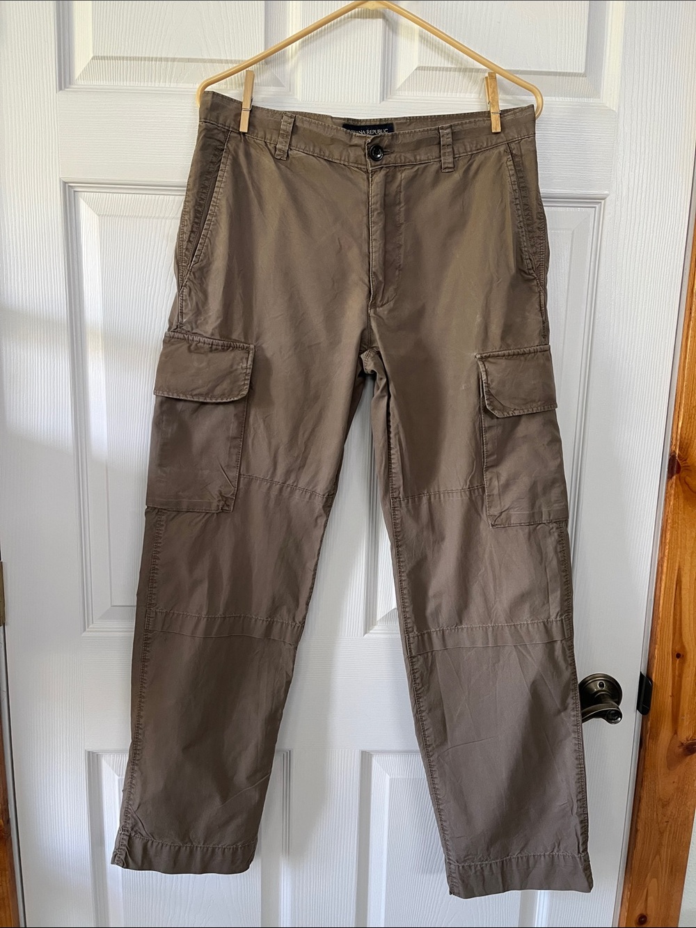 Banana Republic Men's Cargo Pants in Brown